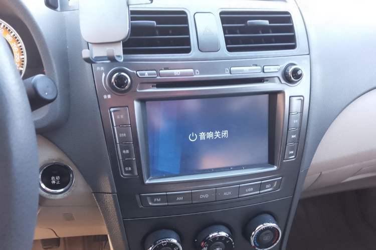 Used BYD L3 2012 1.5L Manual Luxury Version Audio And AC Panel