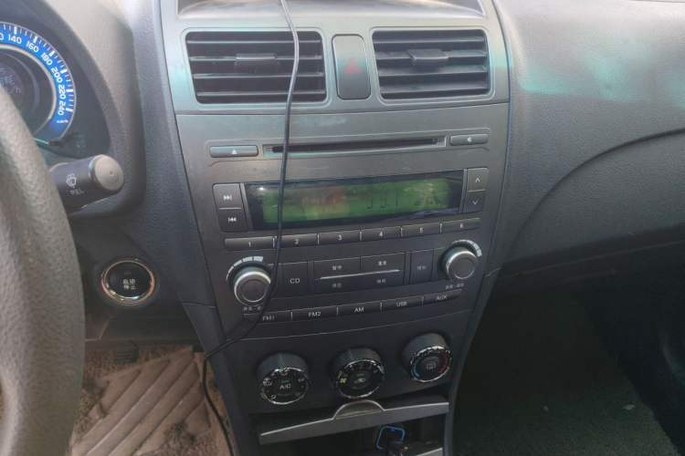 Used BYD L3 2012 1.5L Manual Comfort Edition Audio And AC Panel