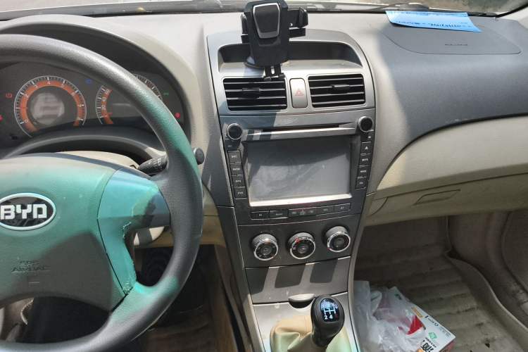 Used BYD L3 2012 1.5L Manual Comfort Edition Audio And AC Panel