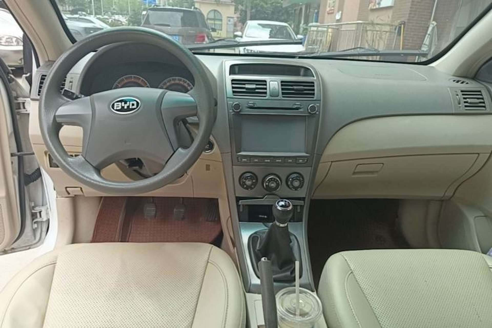 Used BYD L3 2012 1.5L Manual Comfort Edition Center Console