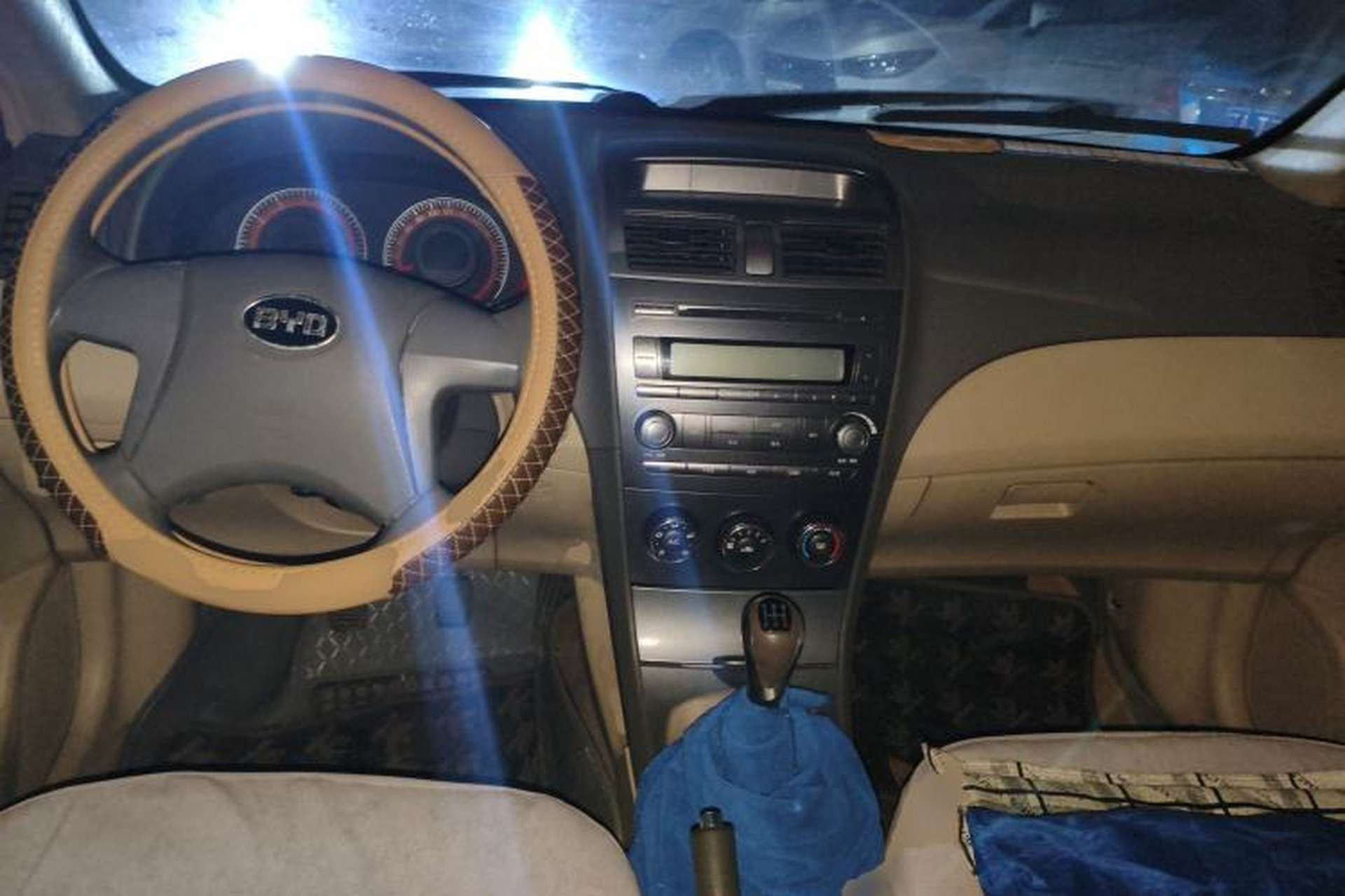 Used BYD L3 2012 1.5L Manual Comfort Edition Center Console