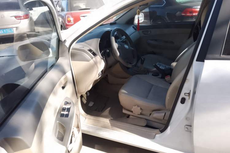 Used BYD L3 2012 1.5L Manual Luxury Version Driver Seat