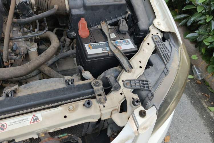 Used BYD L3 2012 1.5L Manual Comfort Edition Engine Bay Left