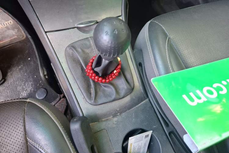 Used BYD L3 2012 1.5L Manual Comfort Edition Gear Lever