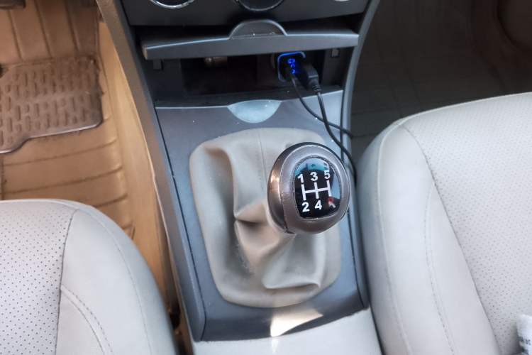 Used BYD L3 2012 1.5L Manual Luxury Version Gear Lever