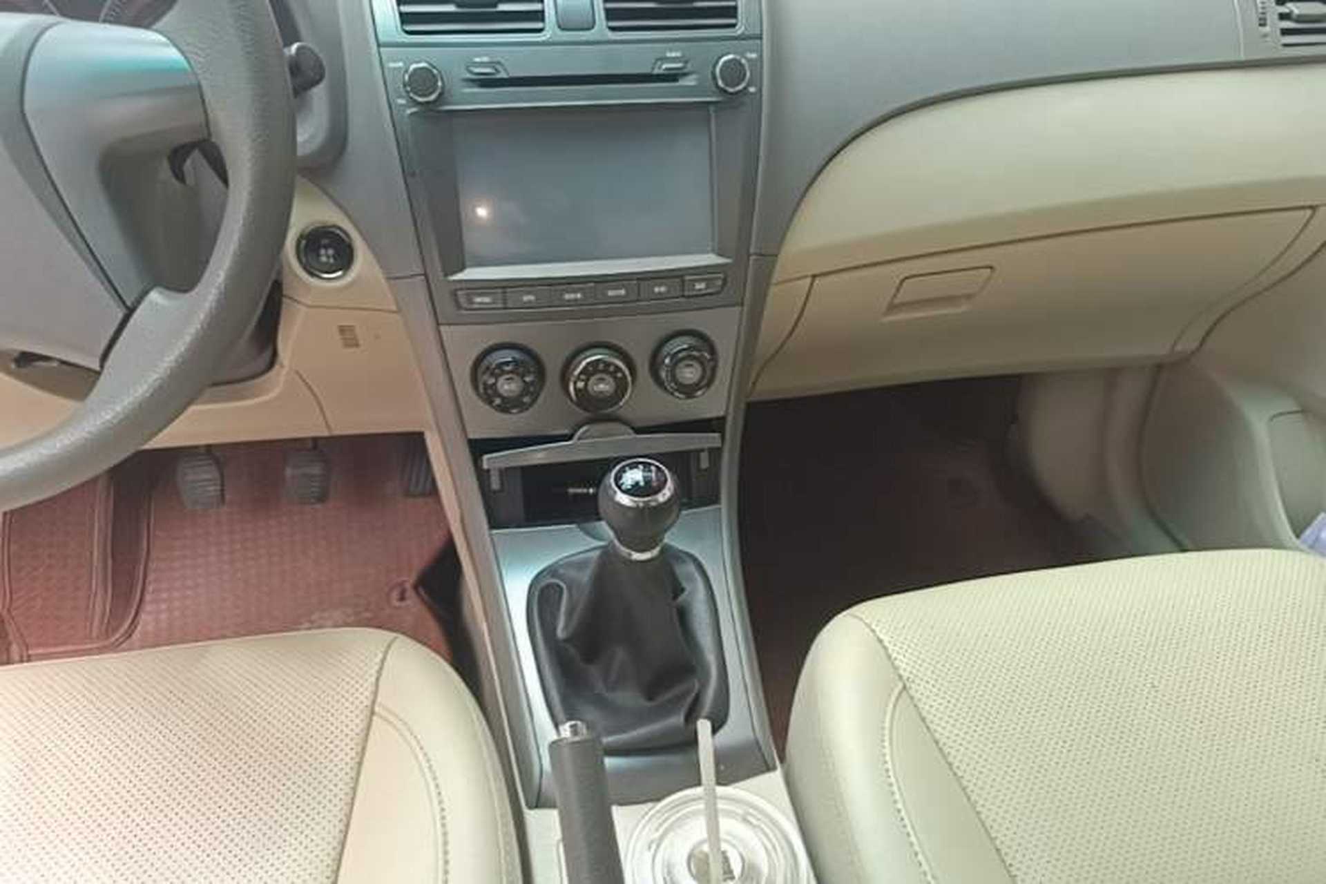 Used BYD L3 2012 1.5L Manual Comfort Edition Gear Lever