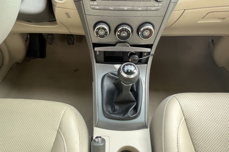 Used BYD L3 2012 1.5L Manual Comfort Edition Gear Lever