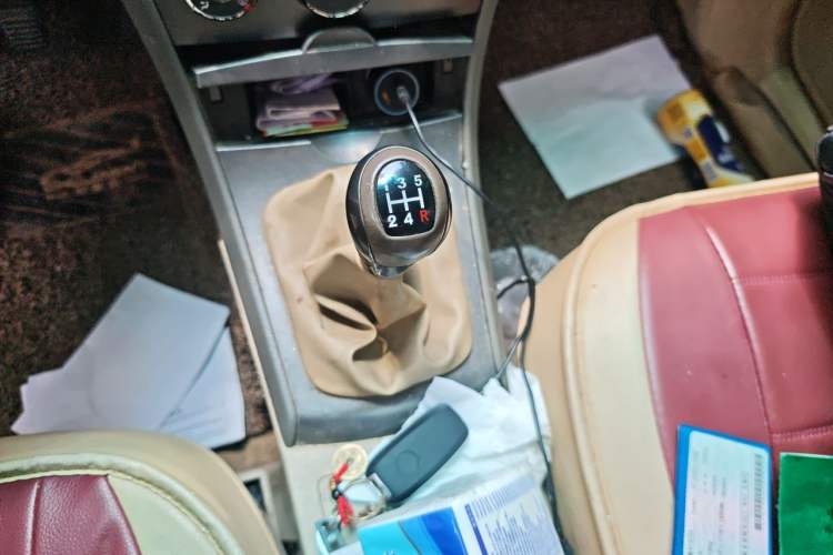 Used BYD L3 2012 1.5L Manual Comfort Edition Gear Lever