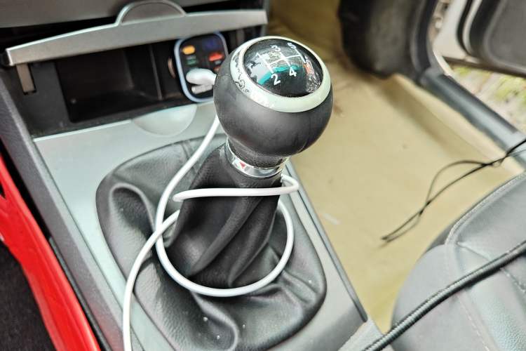 Used BYD L3 2012 1.5L Manual Comfort Edition Gear Lever