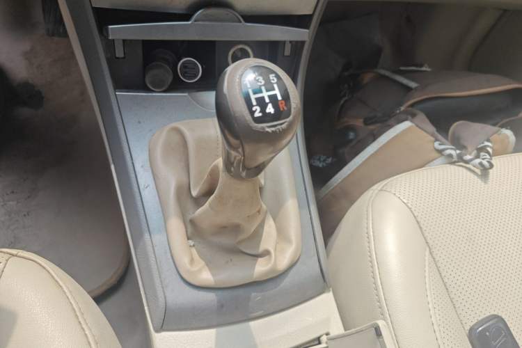 Used BYD L3 2012 1.5L Manual Comfort Edition Gear Lever