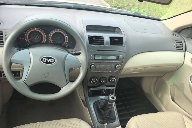 Used BYD L3 2012 1.5L Manual Comfort Edition Interior 3