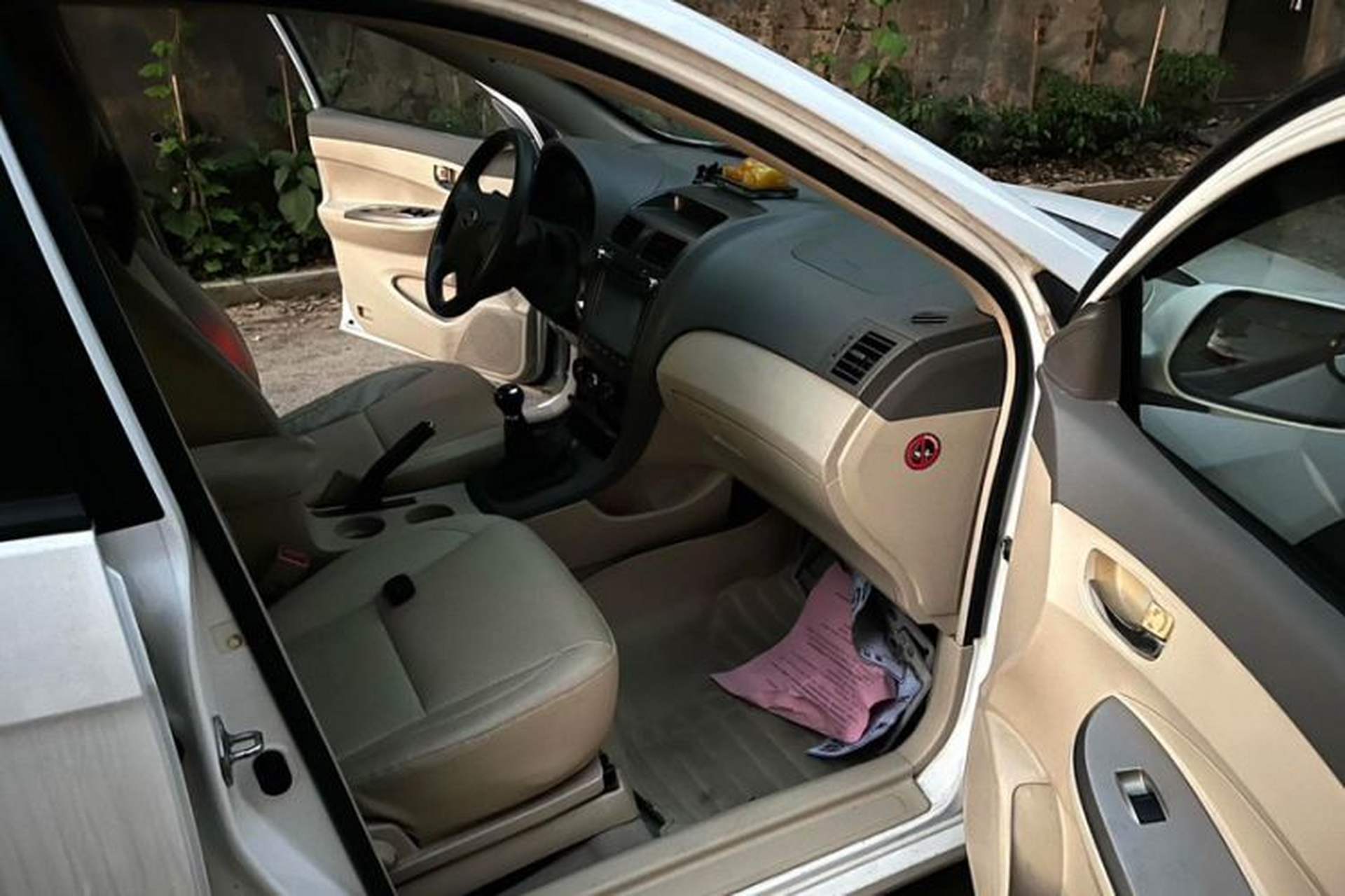 Used BYD L3 2012 1.5L Manual Comfort Edition Interior 3