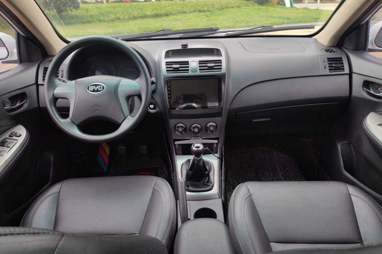 Used BYD L3 2012 1.5L Manual Comfort Edition Interior 3