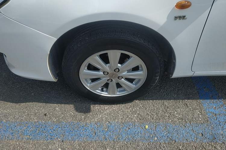 Used BYD L3 2012 1.5L Manual Comfort Edition Left Front Wheel Hub