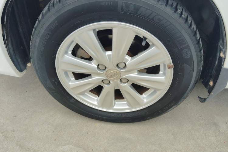 Used BYD L3 2012 1.5L Manual Comfort Edition Left Front Wheel Hub