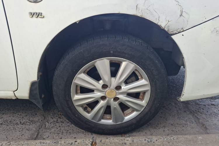 Used BYD L3 2012 1.5L Manual Comfort Edition Right Front Wheel Hub