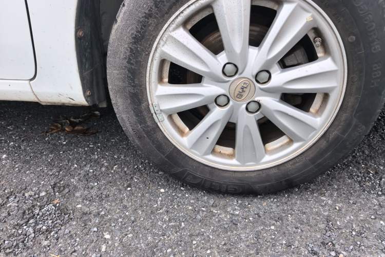Used BYD L3 2012 1.5L Manual Comfort Edition Right Front Wheel Hub