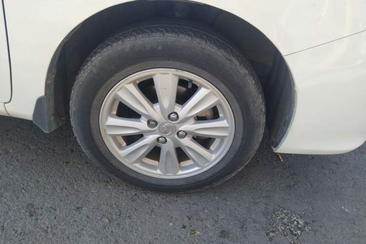 Used BYD L3 2012 1.5L Manual Comfort Edition Right Front Wheel Hub