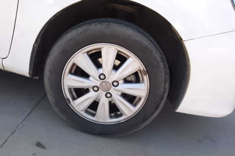 Used BYD L3 2012 1.5L Manual Luxury Version Right Front Wheel Hub
