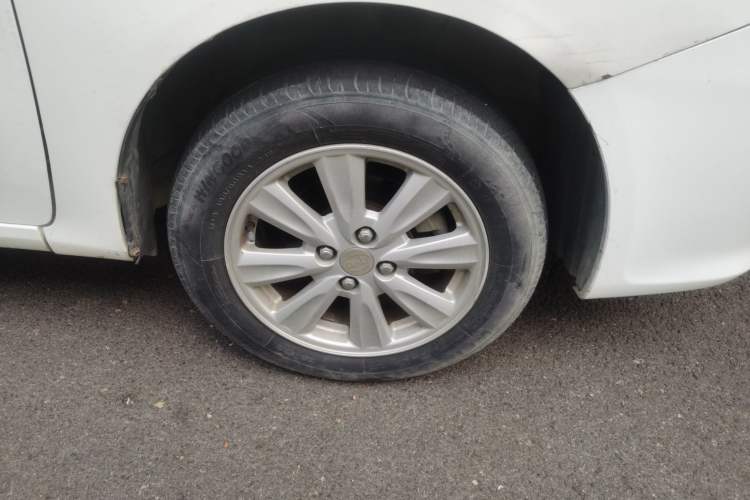 Used BYD L3 2012 1.5L Manual Comfort Edition Right Front Wheel Hub