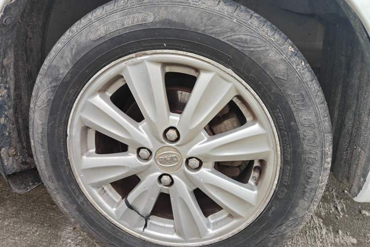 Used BYD L3 2012 1.5L Manual Comfort Edition Right Front Wheel Hub