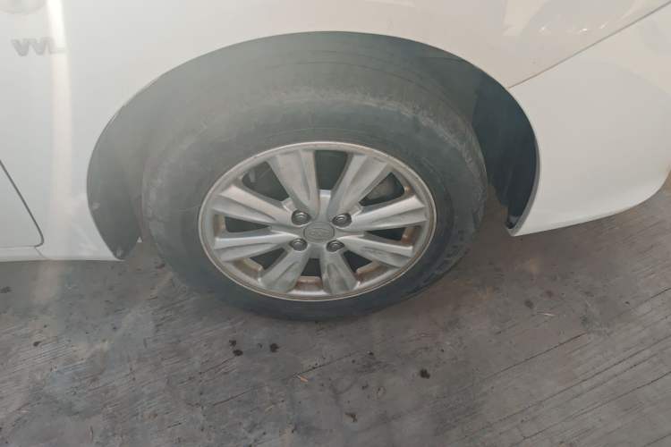Used BYD L3 2012 1.5L Manual Luxury Version Right Front Wheel Hub