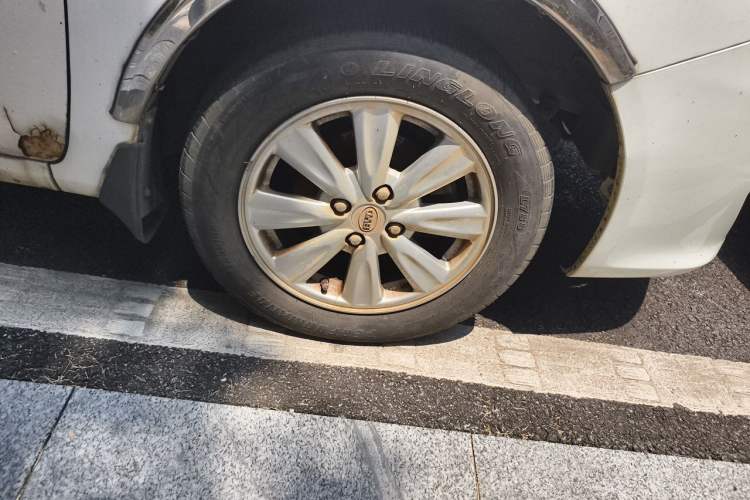 Used BYD L3 2012 1.5L Manual Comfort Edition Right Front Wheel Hub