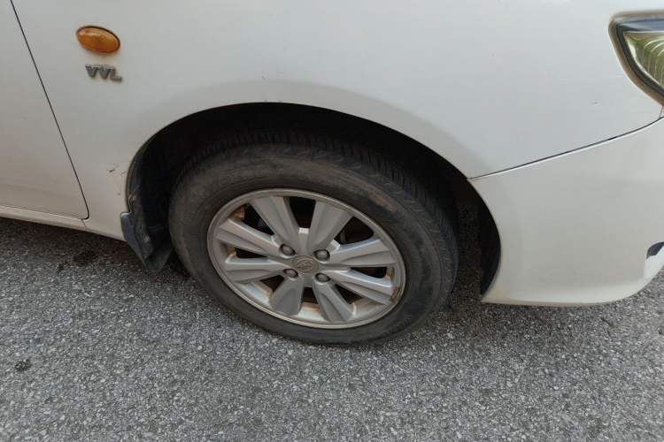Used BYD L3 2012 1.5L Manual Comfort Edition Right Front Wheel Hub