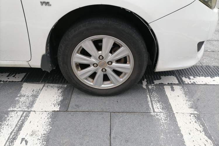 Used BYD L3 2012 1.5L Manual Comfort Edition Right Front Wheel Hub