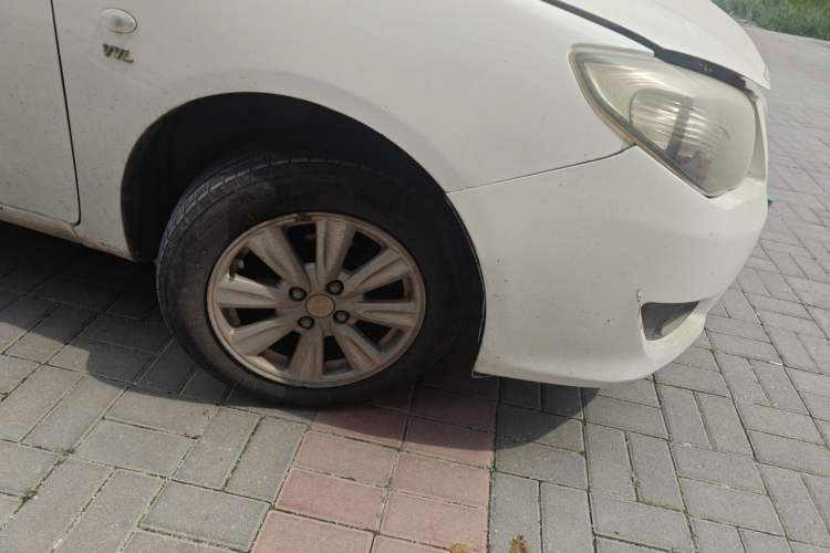 Used BYD L3 2012 1.5L Manual Comfort Edition Right Front Wheel Hub