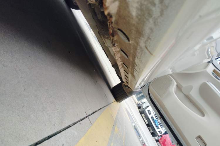 Used BYD L3 2012 1.5L Manual Comfort Edition Right Side Sill