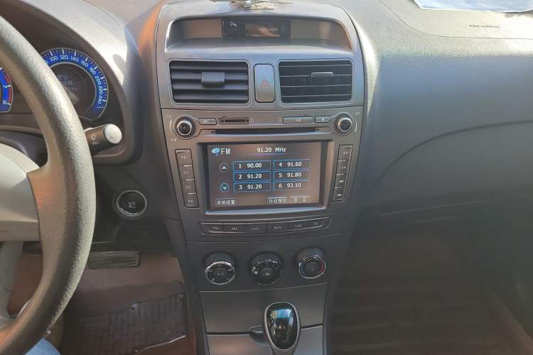 Used BYD L3 2013 1.5L Automatic Prestige Model Audio And AC Panel