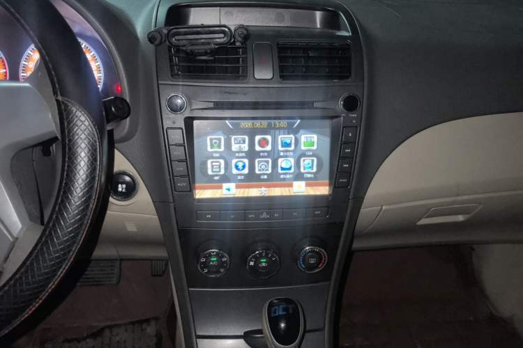 Used BYD L3 2013 1.5L Automatic Comfort Edition Audio And AC Panel