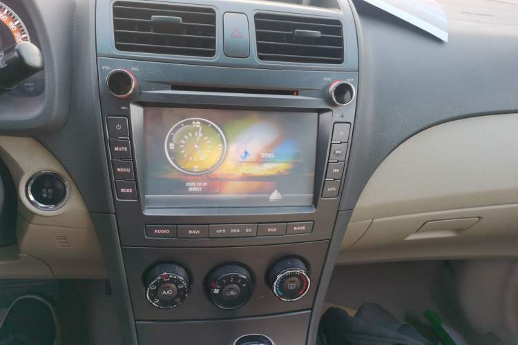 Used BYD L3 2013 1.5L Automatic Comfort Edition Audio And AC Panel