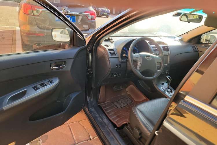 Used BYD L3 2013 1.5L Automatic Prestige Model Driver Seat
