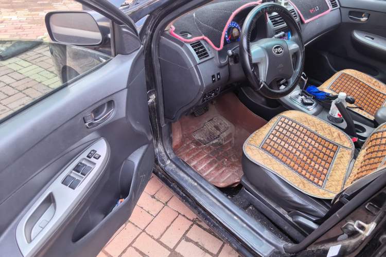 Used BYD L3 2013 1.5L Automatic Comfort Edition Driver Seat