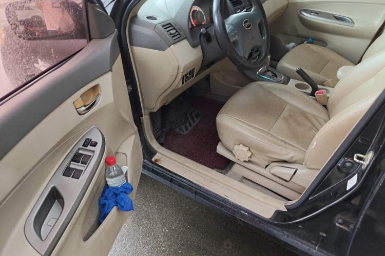 Used BYD L3 2013 1.5L Automatic Prestige Model Driver Seat