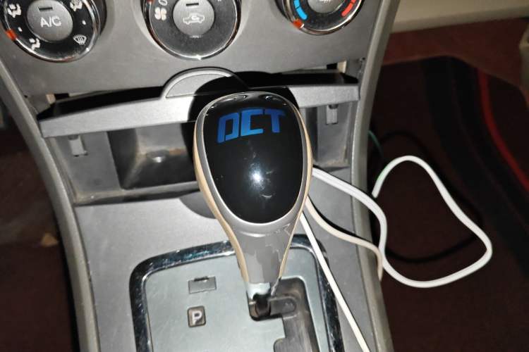 Used BYD L3 2013 1.5L Automatic Comfort Edition Gear Lever