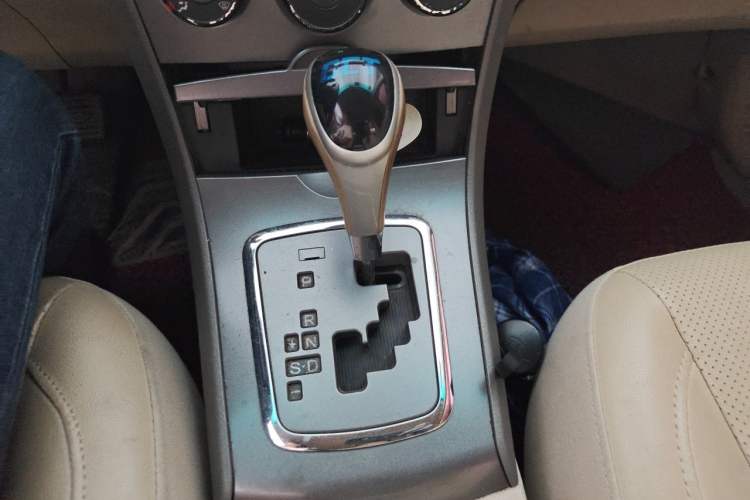 Used BYD L3 2013 1.5L Automatic Prestige Model Gear Lever