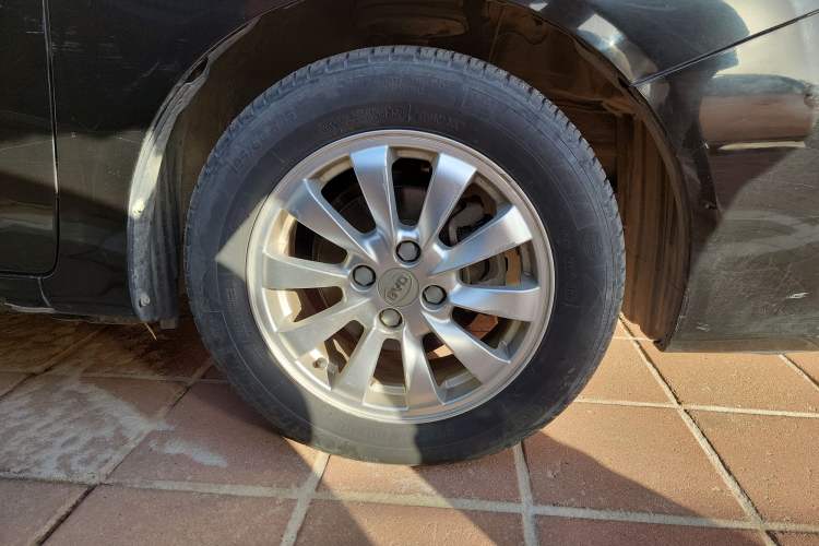 Used BYD L3 2013 1.5L Automatic Prestige Model Right Front Wheel Hub