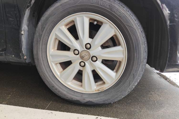 Used BYD L3 2013 1.5L Automatic Prestige Model Right Front Wheel Hub