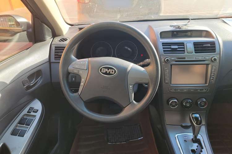 Used BYD L3 2013 1.5L Automatic Prestige Model Steering Wheel