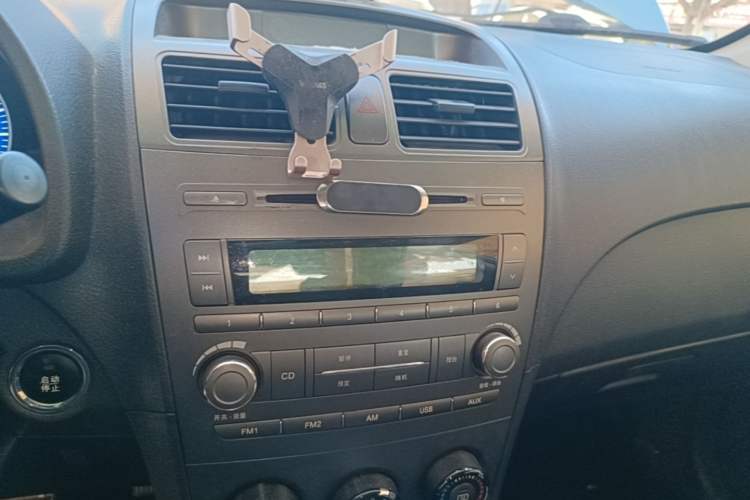 Used BYD L3 2013 1.5L Automatic Comfort Edition Audio And AC Panel