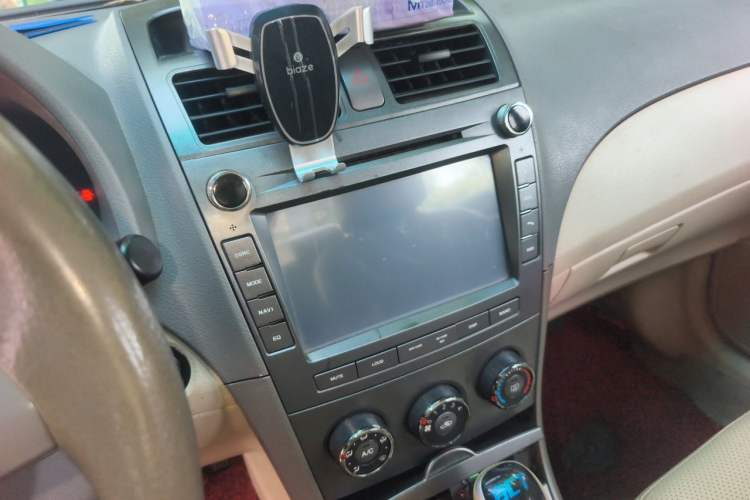 Used BYD L3 2013 1.5L Automatic Comfort Edition Audio And AC Panel
