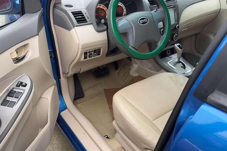 Used BYD L3 2013 1.5L Automatic Comfort Edition Interior 2