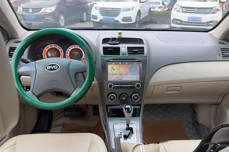 Used BYD L3 2013 1.5L Automatic Comfort Edition Interior 3
