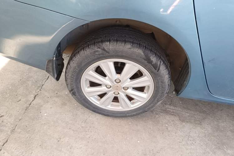 Used BYD L3 2013 1.5L Automatic Comfort Edition Right Rear Wheel Hub