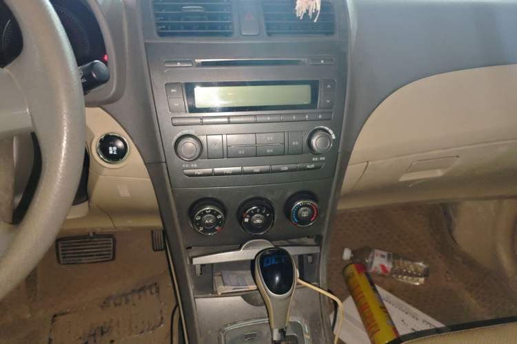 Used BYD L3 2013 1.5L Automatic Comfort Edition Audio And AC Panel