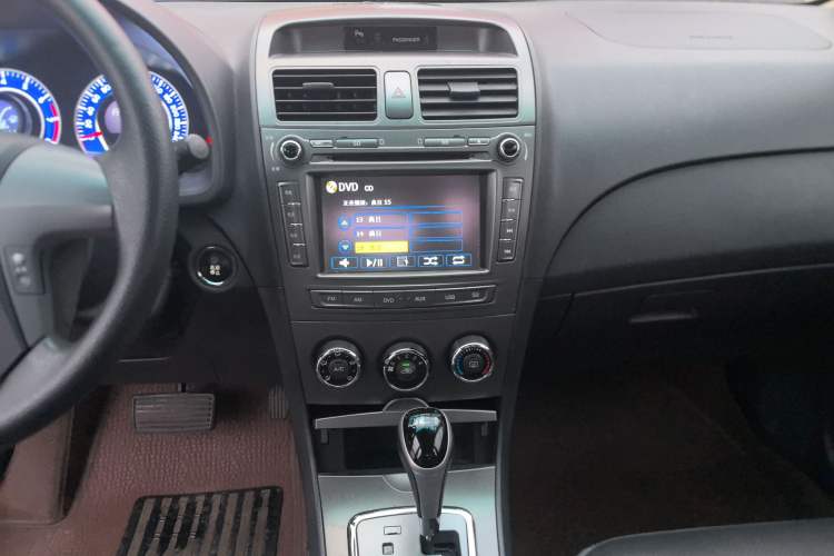 Used BYD L3 2013 1.5L Automatic Prestige Model Audio And AC Panel