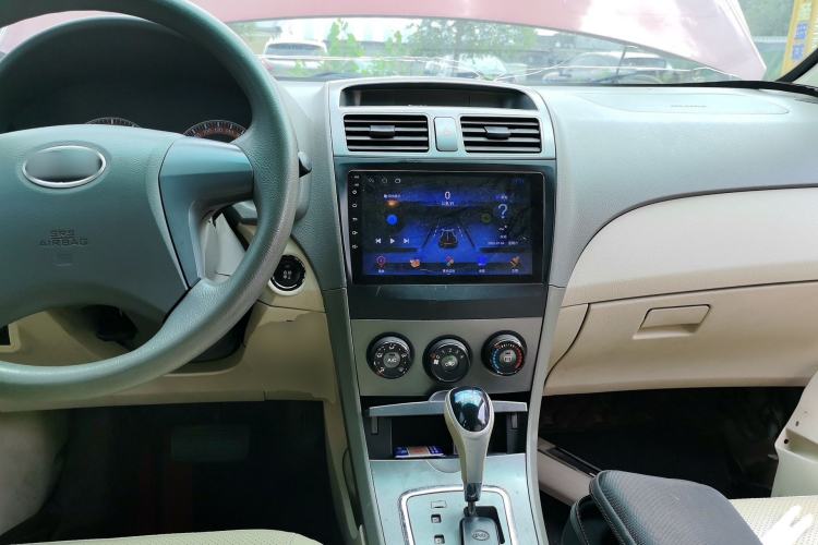 Used BYD L3 2013 1.5L Automatic Comfort Edition Center Console